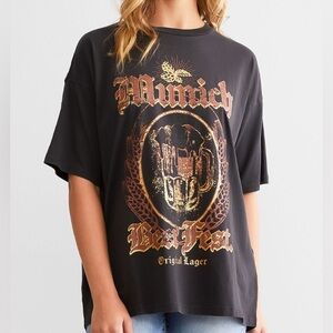 Buckle Modish Rebel Munich Beer fest tee, medium